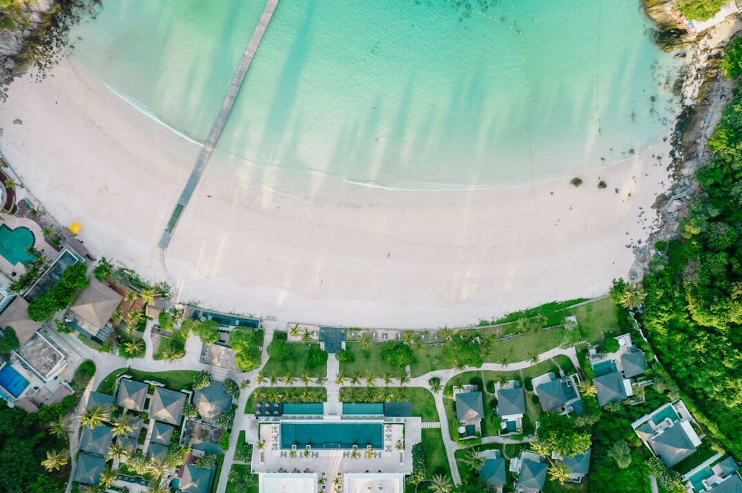 hollywood celebrity beach vacation